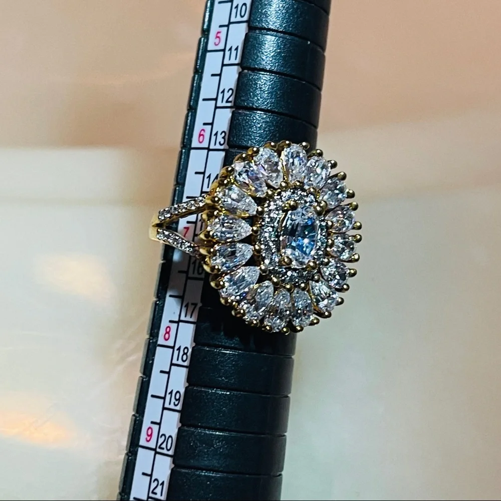 🌺Beautiful PAJ OZ GP. 925 Sterling Silver White Topaz Dinner Ring! - Picture 11 of 16